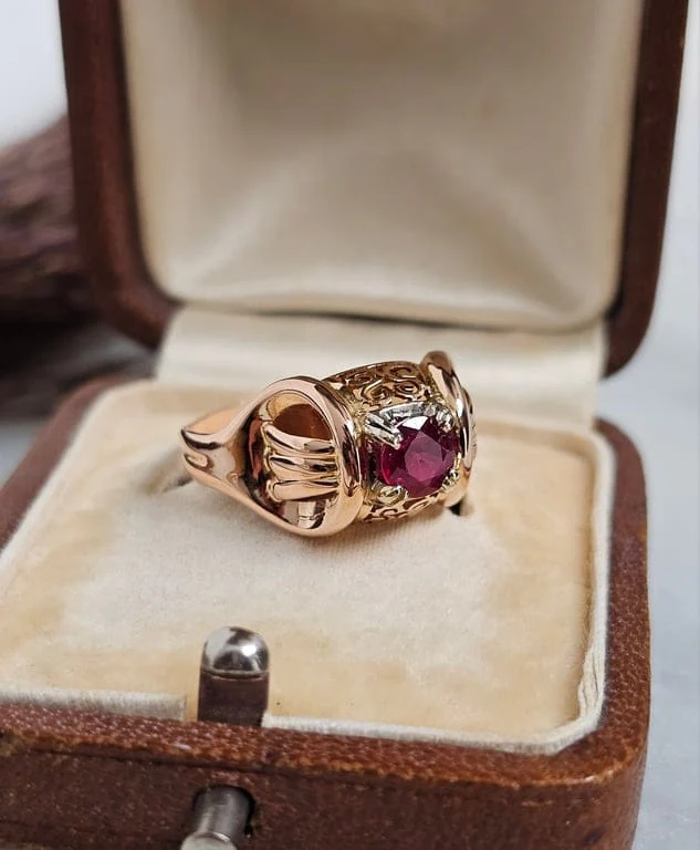 Composite ruby dome ring in 18-carat rose gold  - Image 8