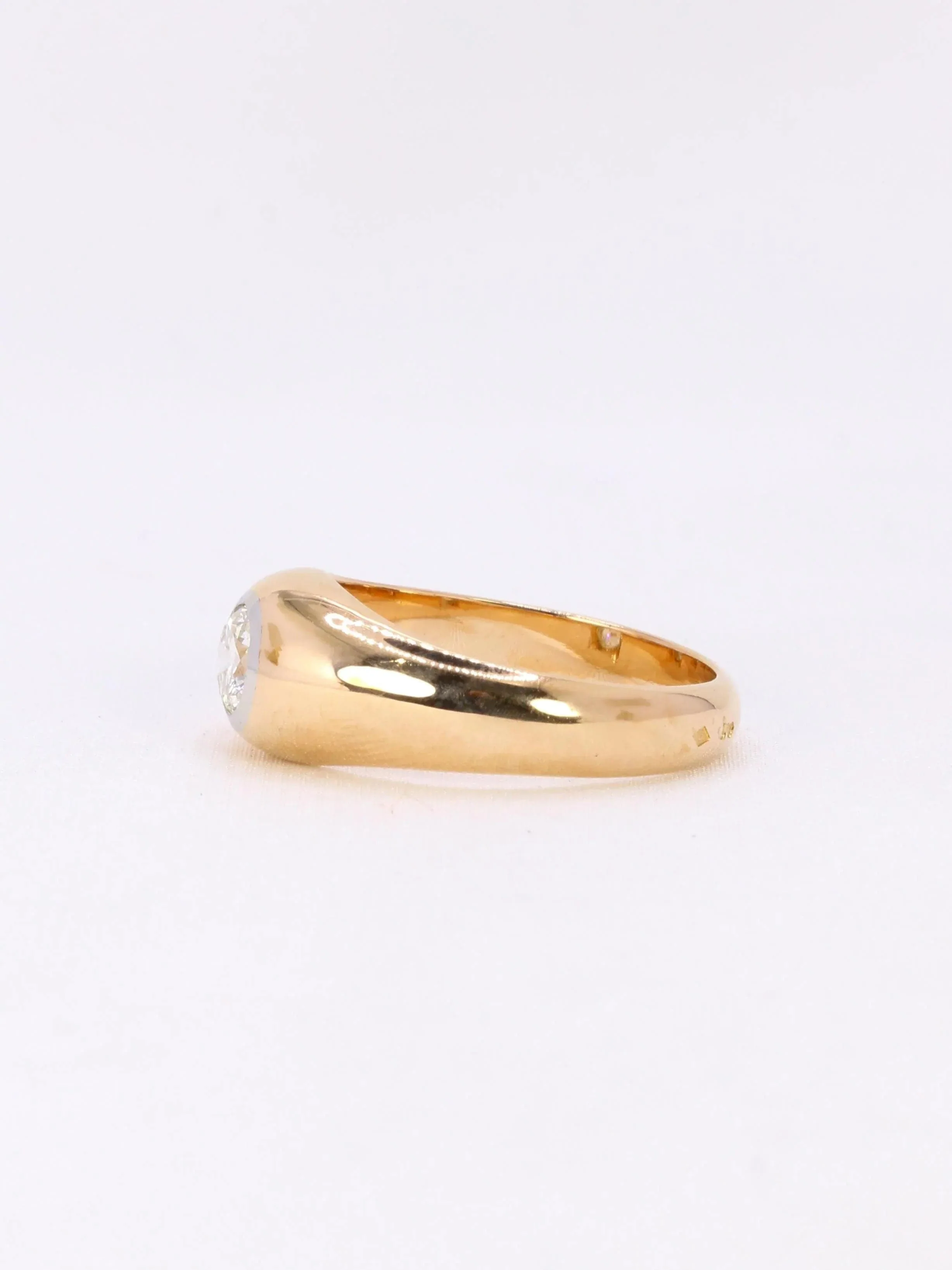 Vintage yellow gold diamond bangle ring - Image 4