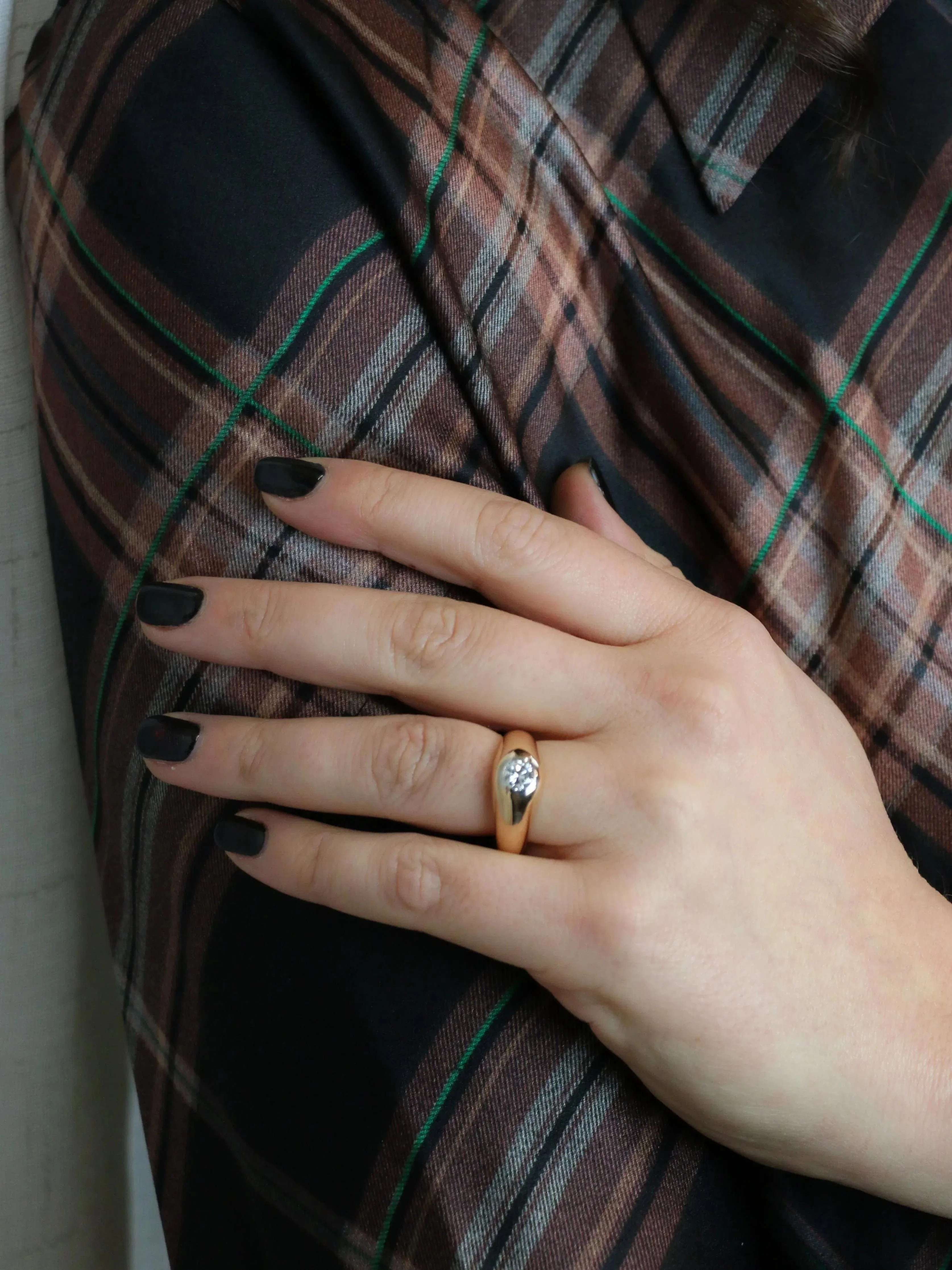 Vintage yellow gold diamond bangle ring - Image 8