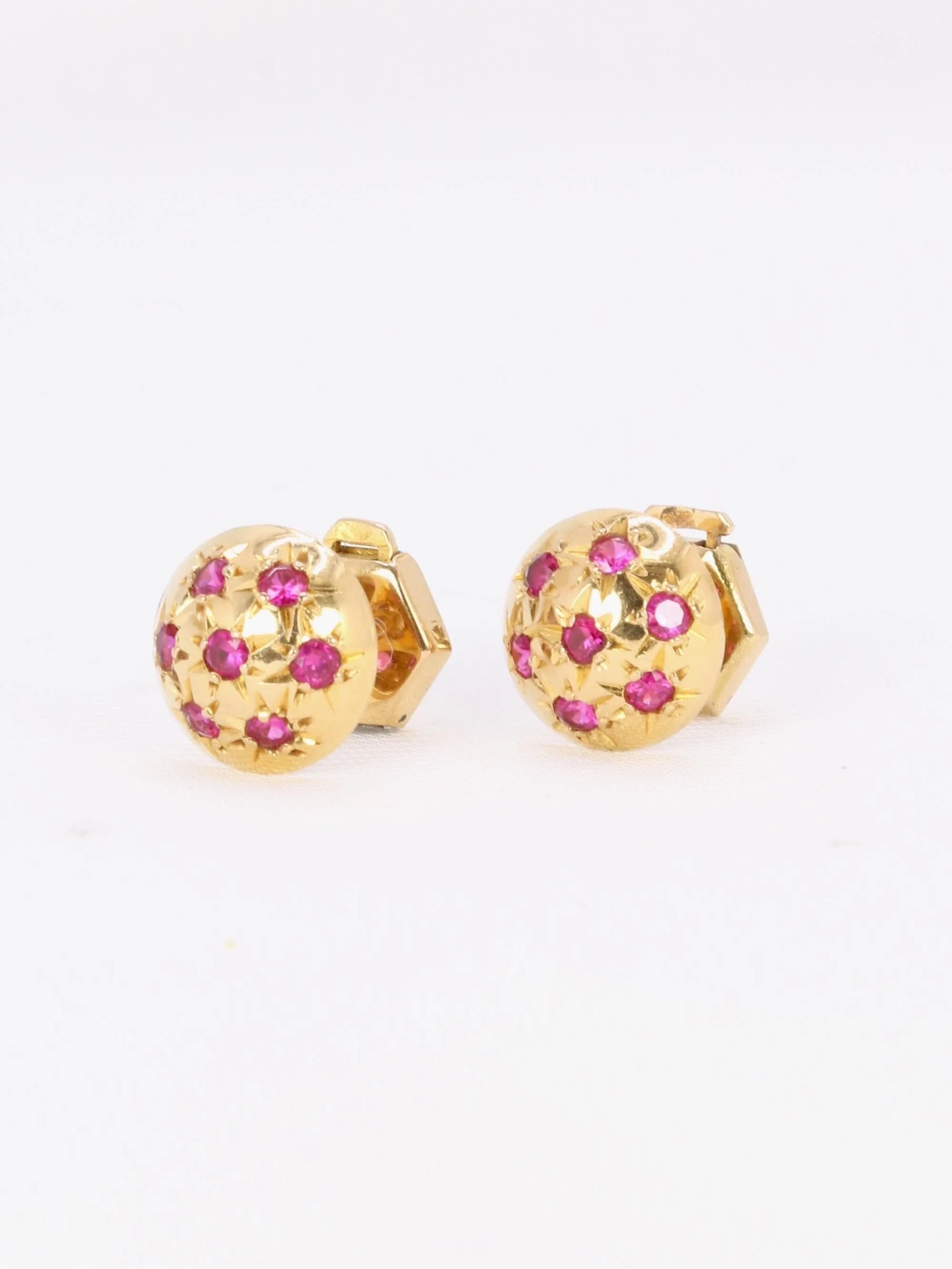 Yellow gold ruby half-ball earrings set with a star - Image 3