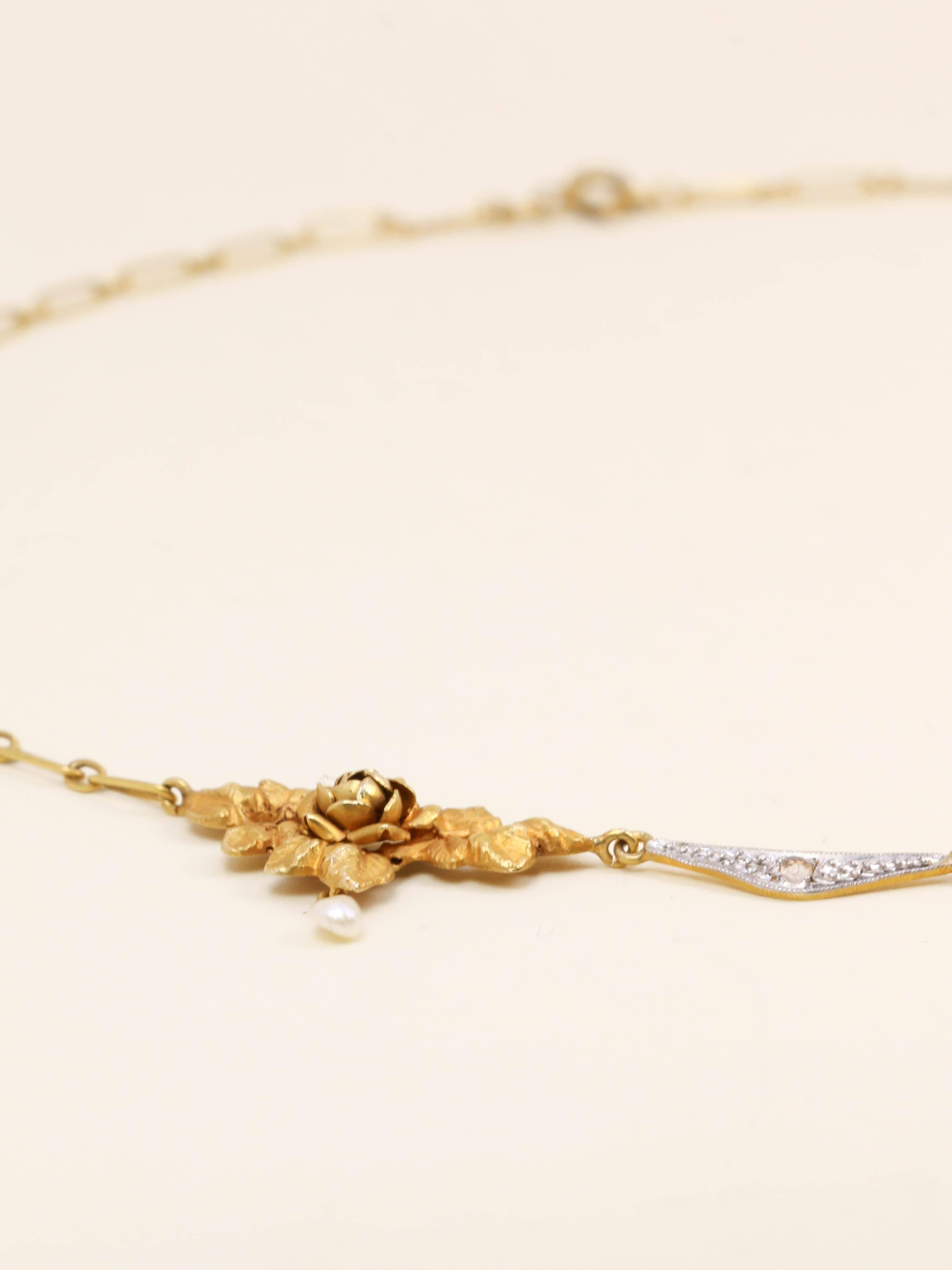 Art Nouveau drapery necklace in yellow gold, pearls, and diamonds  - Image 5